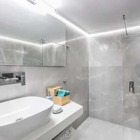 Modern Flat In The Grounds Of Acropolis Monuments -armonia-